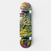 Graffiti in magenta en geel persoonlijk skateboard (Voorkant)