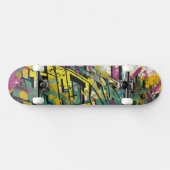 Graffiti in magenta en geel persoonlijk skateboard (Horizontaal)