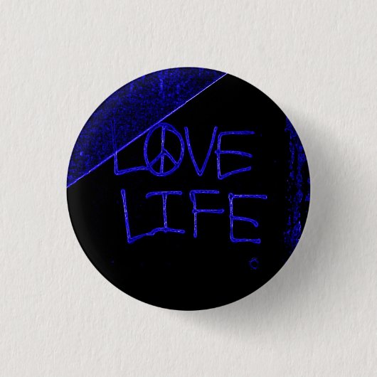 Graffiti "Love Life" Blue Neon Button (Voorkant)