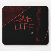 Graffiti "Love Life" Neon Rode Muismat (Voorkant)