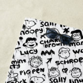 Graffiti-patroon pindaktekens strandlaken (In situ)