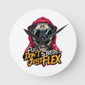 Graffiti Pug Wall Clock – “Pug Don’t Stress  Ronde Klok (Voorkant)