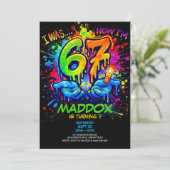 Graffiti Six Seven Birthday Party Trend Invitation Kaart (Staand voorkant)