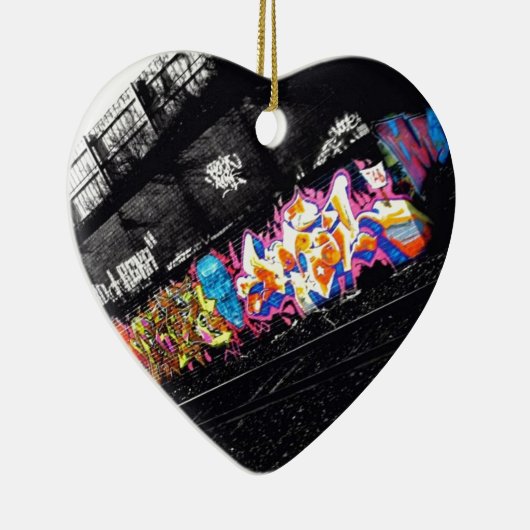 graffiti straten zwart & wit met kleur keramisch ornament (Rechts)