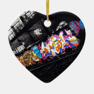graffiti straten zwart & wit met kleur keramisch ornament