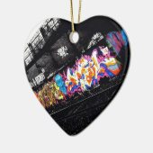 graffiti straten zwart & wit met kleur keramisch ornament (Links)