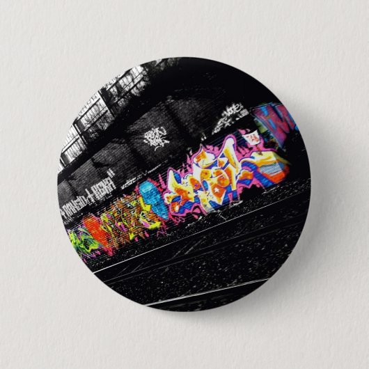 graffiti straten zwart & wit met kleur ronde button 5,7 cm (Voorkant)