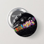 graffiti straten zwart & wit met kleur ronde button 5,7 cm (Voorkant /achterkant)