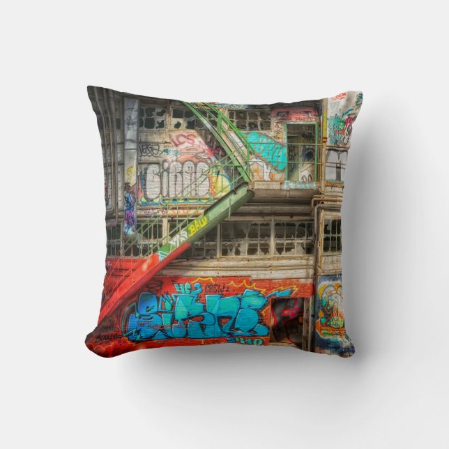 Graffiti Street Art Afgewezen gebouw Pillow Kussen (Voorkant)
