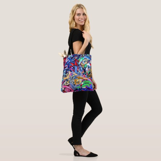 Graffiti Tote Bag (Op model)