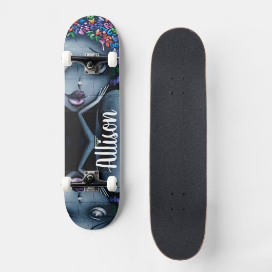 Graffiti vreemd meisje persoonlijk skateboard (Voorkant)