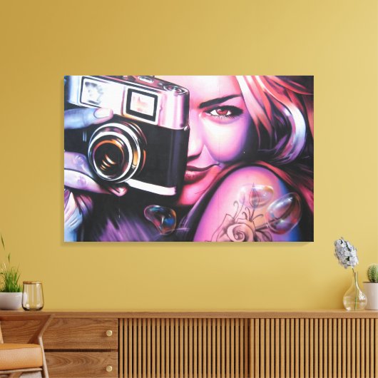 Graffiti Vrouw met Camera Canvas Afdruk (Insitu (Woonkamer))