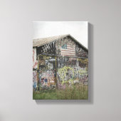 Graffitti Barn in Iowa Canvas Afdruk (Voorkant)