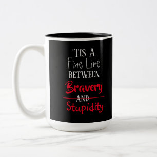 Grafiek voor Bravery & Stupidity Humor Tweekleurige Koffiemok