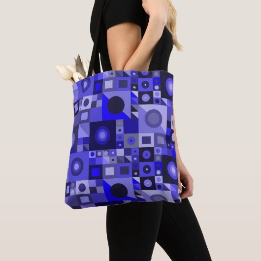 Grafisch blauw kleurrijke liefde voor moderne vrou tote bag (Dichtbij)