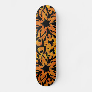 Grafisch bloemskateboard persoonlijk skateboard