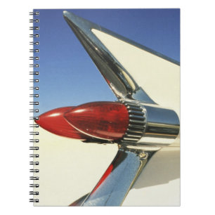 Grafisch: Close-up van vin en achterlicht op Notitieboek