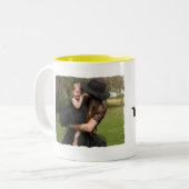 Grafisch minimalistisch monogram Aangepast fotocol Tweekleurige Koffiemok (Voorkant links)