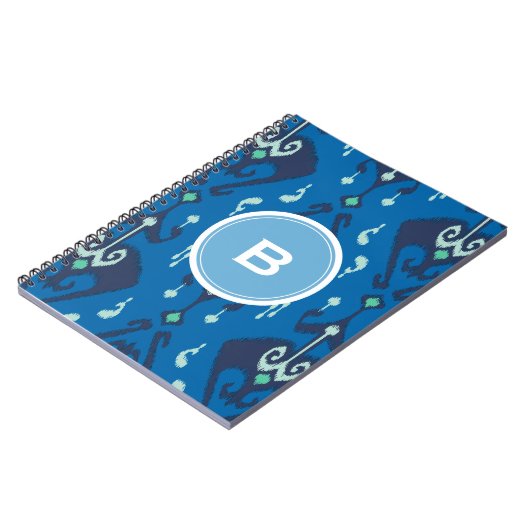 Grafisch modern blauw ikattribaal monogram notitieboek (Linkerzijde)