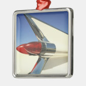 Grafisch: Sluiting van vinnen en achterlicht Metalen Ornament (Links)