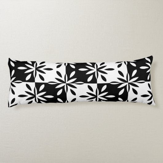 Grafisch zwart-wit en wit geometrisch ventilatorpa lichaamskussen (Achterkant)