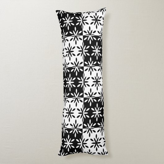 Grafisch zwart-wit en wit geometrisch ventilatorpa lichaamskussen (Achterkant (Verticaal))