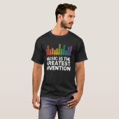 Grafische Equalizer Muziek Is De Grootste Uitvindi T-shirt (Voorkant volledig)