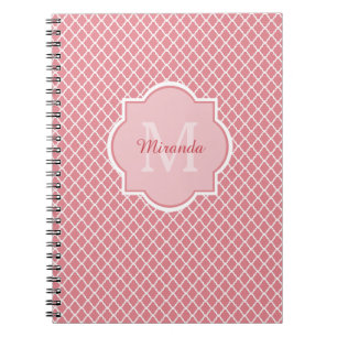 Grafische roze quatrefoliemonogram met naam notitieboek