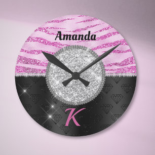 Grafische roze zwarte faux glitter monogram voor d ronde klok