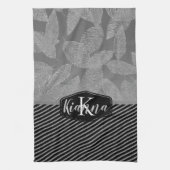 Grafische veren met Silver Stripes Monogram Theedoek (Verticaal)