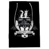 Grafische winkelafbeelding van THE LEAKY CAULDRON™ Medium Cadeauzakje (Voorkant)
