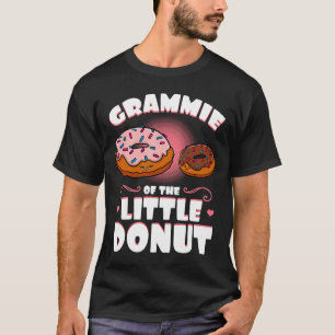 Gramie van het kleine donut-geslacht onthult Baby  T-shirt