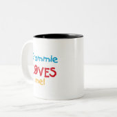 Grammie Loves Me T-shirts en geschenken Tweekleurige Koffiemok (Voorkant links)