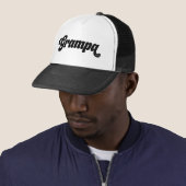 Grampa 20XX Retro Vibe Typografie Trucker Pet (In situ)