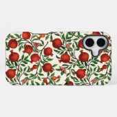 Granaatappels en Bella Moths op gebroken wit iPhone Hoesje (Achterkant horizontaal)