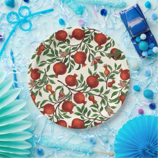 Granaatappels en Bella Moths op gebroken wit Papieren Bordje (Feest)