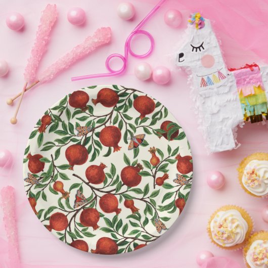 Granaatappels en Bella Moths op gebroken wit Papieren Bordje (Feest)