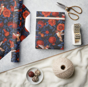 Granaatappels en kolibries / blauwe bladeren op zw cadeaupapier