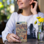 Grand Canyon Retro Travel Design Case-Mate iPhone Case<br><div class="desc">Draag de adembenemende schoonheid van de Grand Canyon waar je ook gaat met deze prachtige telefoonhoes. Met een warm, aards kleurenpalet en gestileerde canyonlagen, brengt dit ontwerp een vleugje natuur's grandeur naar uw alledaagse technologie. Of u nu een liefhebber van het buitenleven bent, een reiziger of gewoon een fan van...</div>