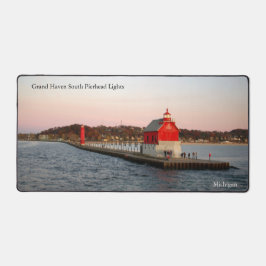 Grand Haven South Pierhead Lights bureaumat
