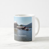 Grand Lake Yacht Club in Grand Lake, Colorado Koffiemok (Voorkant rechts)