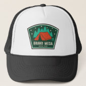 Grand Mesa National Forest Camping Trucker Pet (Voorkant)