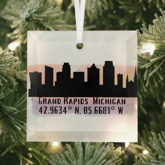 Grand Rapids MI City Skyline Glass Ornament (Insitu)
