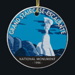 Grand Staircase Escalante Nationaal Monument Utah Keramisch Ornament<br><div class="desc">Groottrappen Escalante vectorkunstwerk ontwerpen. Er zijn drie grote delen van het monument: de Grote Staircase,  het Kaiparowits Plateau en de Canyons van de Escalante.</div>