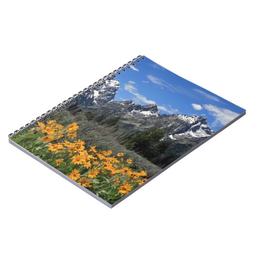 Grand Tetons met Gele Bloemen Notitieboek (Linkerzijde)