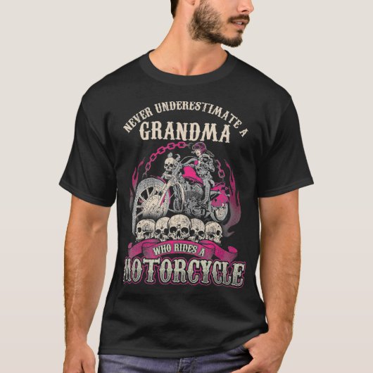 Grandma Biker Chick Lady nooit onderschatten T-shirt (Voorkant)