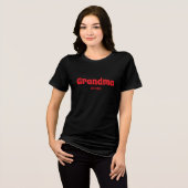 Grandma EST elegant black and red personalized Tri-Blend Shirt (Voorkant volledig)