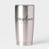 Grandma Est Modern Black Script Custom Date Geïsoleerde Drinkbeker (Voorkant)