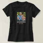Grandma Established Photo Gift T-shirt (Design voorkant)