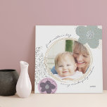 Grandma First Moederdag Photo Pop Flower Imitatie Canvas Print<br><div class="desc">Geef je een persoonlijk tintje voor elke keer en voor elke gelegenheid met een van je favoriete foto's en je keuze uit een formulering - perfect voor een eerste moederdag, een verjaardag, enzovoort. Dit moderne ontwerp biedt abstracte kunstbloemen voor de pop in marimekko / orla kiely style, verfsplatters en casual...</div>